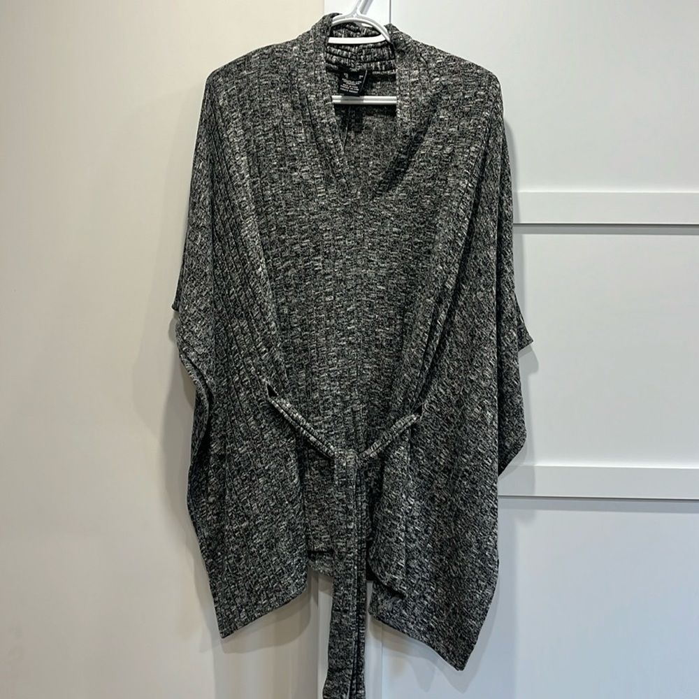 Le Chateau Sweater